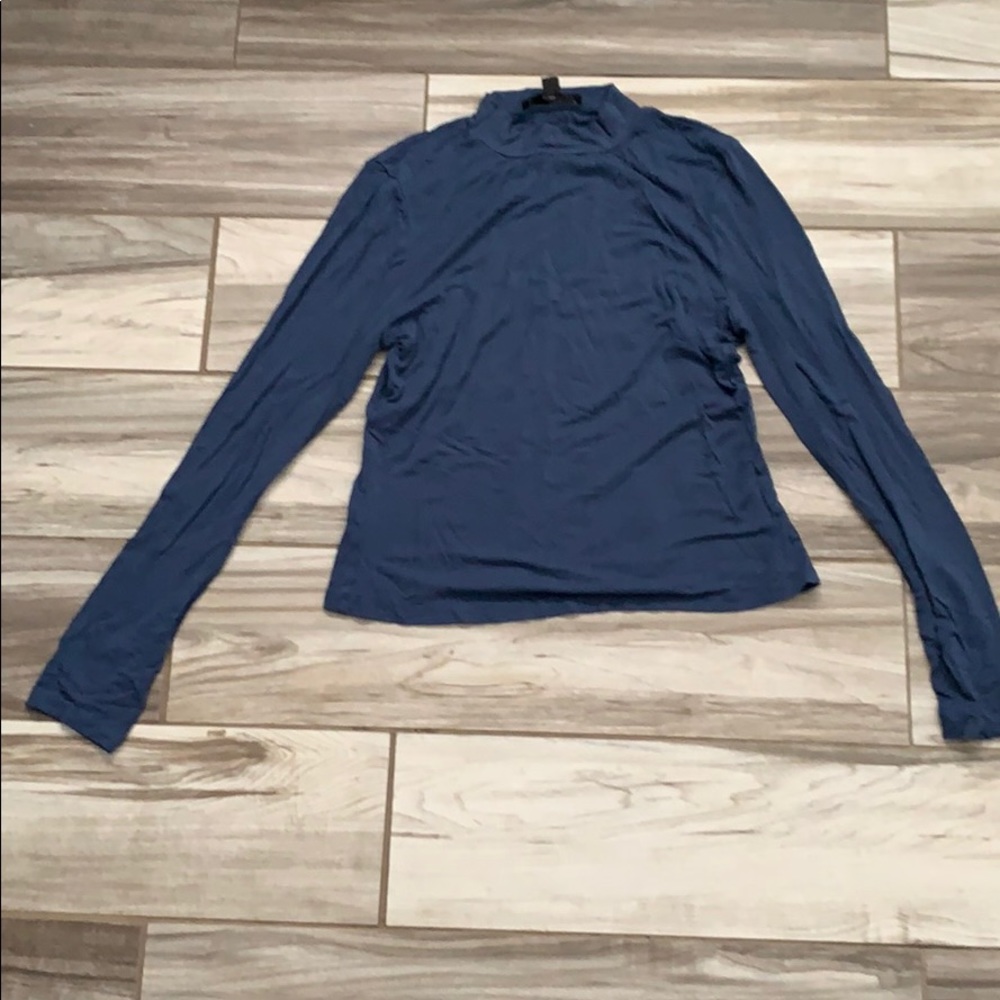 Long sleeved crop top